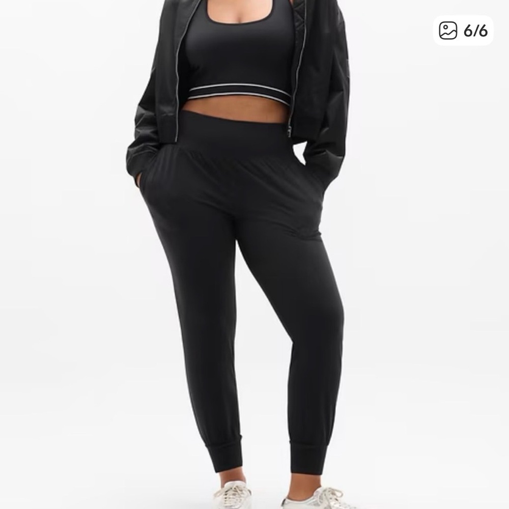 Athleta Powervita Black Salutation Joggers